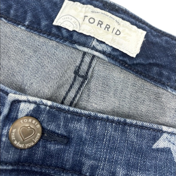 Torrid STAR Print Jean Denim Shorts size 22 - Picture 5 of 13